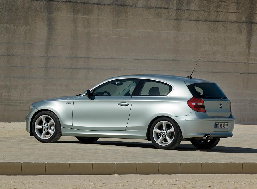  BMW 1-Series 3-Door 2005 года  (фото 20 из 51)